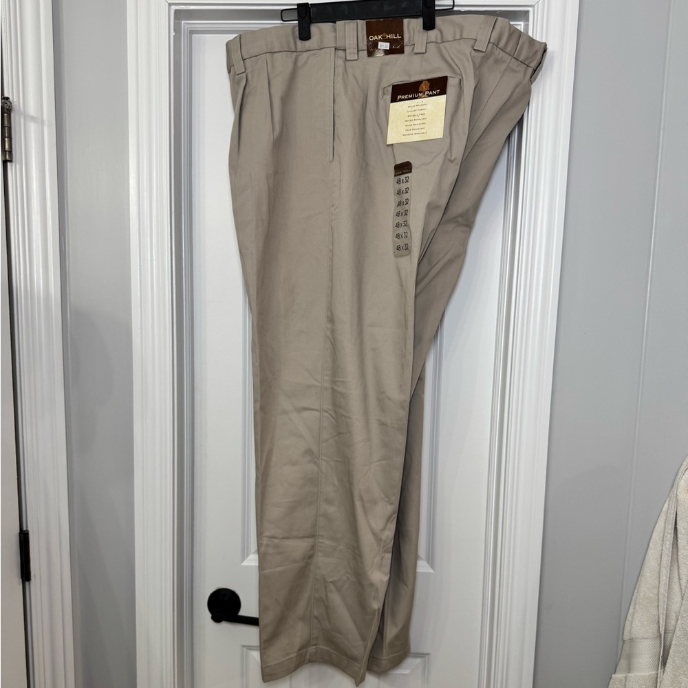 Oak Hill men’s khaki pants. New with tags. 48x32.